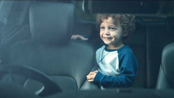 ಮಗು ಮಾಡಿದ ಒಂದು ಸಣ್ಣ ತಪ್ಪಿನಿಂದಾಗಿ ಕಾರಿನಲ್ಲಿದ್ದ 7 ಮಂದಿ ದುರ್ಮರಣ....