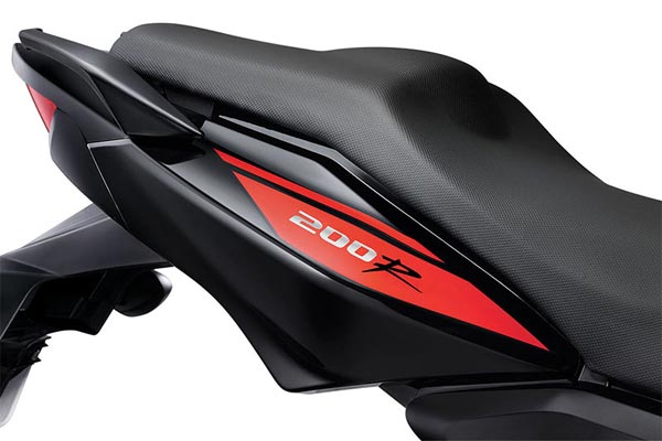 ಟಿವಿಎಸ್ ಅಪಾಚೆ 200 ಬೈಕ್ ಅನ್ನು ಹಿಂದಿಕ್ಕಲು ಬರಲಿದೆ ಹೀರೋ ಎಕ್ಸ್‌ಟ್ರಿಮ್ 200ಆರ್ ಬೈಕ್