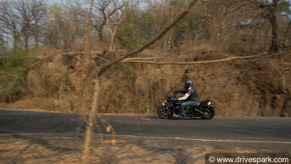 ರೋಡ್ ಟೆಸ್ಟ್ ರಿವ್ಯೂ- ಕ್ರೂಸರ್ ಮಾದರಿಯಾದ ಇಂಡಿಯನ್ ಸ್ಕೌಟ್ ಬಾಬರ್ ವಿಶೇಷತೆ ಏನು?