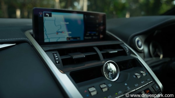 ದೇಶಿಯ ಮಾರುಕಟ್ಟೆಗೂ ಲಗ್ಗೆಯಿಟ್ಟ ಲೆಕ್ಸಸ್ ಎನ್ಎಕ್ಸ್ 300ಹೆಚ್..