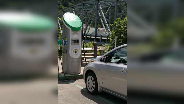 ಕೇಂದ್ರದಿಂದ ಪ್ರತಿ 3 ಕಿಲೋ ಮೀಟರ್‌ಗೆ ಒಂದು ಇವಿ ಚಾರ್ಜಿಂಗ್ ಸ್ಟೇಷನ್..