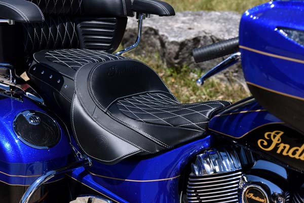 23 ಕ್ಯಾರೆಟ್ ಗೋಲ್ಡ್ ಬ್ಯಾಡ್ಜ್ ಹೊಂದಿರುವ ಈ ಬೈಕ್ ಬೆಲೆ 48 ಲಕ್ಷ ಅಷ್ಟೇ...