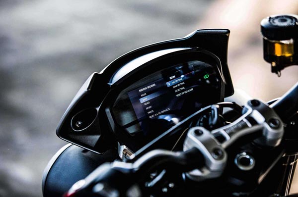 ಸೋಶಿಯಲ್ ಮೀಡಿಯಾದಲ್ಲಿ ಸಖತ್ ಸುದ್ದು ಮಾಡಿದ ನಟ ಪ್ರಭಾಸ್ ಹೊಸ ಬೈಕ್....