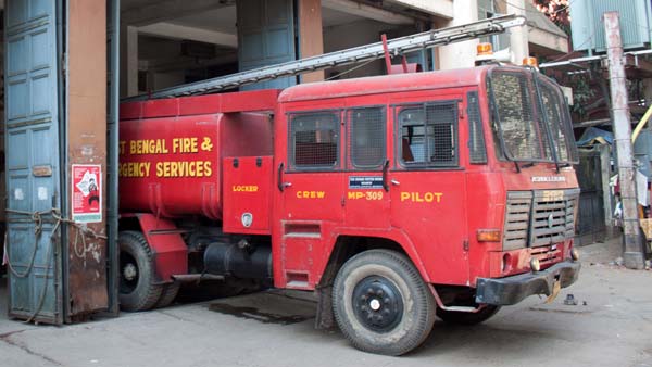 ಅಗ್ನಿಶಾಮಕ ದಳ ವಾಹನಗಳು ಏಕೆ ಕೆಂಪು ಬಣ್ಣವನ್ನೇ ಹೊಂದಿರುತ್ತವೆ?