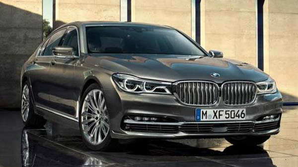 ಬಾಲಿವುಡ್ ತಾರೆ ಆಲಿಯಾ ಭಟ್‍‍ನ ಕಾರ್ ಕಲೆಕ್ಷನ್ ಹೇಗಿದೆ ನೋಡಿ..