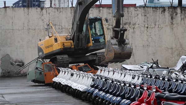 ಕಳ್ಳಸಾಗಾಣಿಕೆಯಲ್ಲಿ ಸಿಕ್ಕಿಬಿದ್ದ 43 ಕೋಟಿ ಮೌಲ್ಯದ 122 ಬೈಕ್‌ಗಳು ಪೀಸ್ ಪೀಸ್..