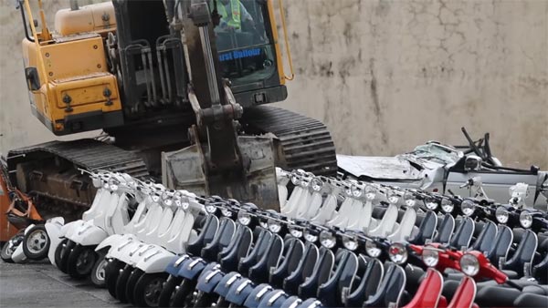 ಕಳ್ಳಸಾಗಾಣಿಕೆಯಲ್ಲಿ ಸಿಕ್ಕಿಬಿದ್ದ 43 ಕೋಟಿ ಮೌಲ್ಯದ 122 ಬೈಕ್‌ಗಳು ಪೀಸ್ ಪೀಸ್..