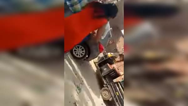 ನಡುರಸ್ತೆಯಲ್ಲೇ ಗನ್ ಹಿಡಿದು ಆಟೋ ಚಾಲಕನಿಗೆ ಬೆದರಿಕೆ ಹಾಕಿದ ಲೇಡಿ...