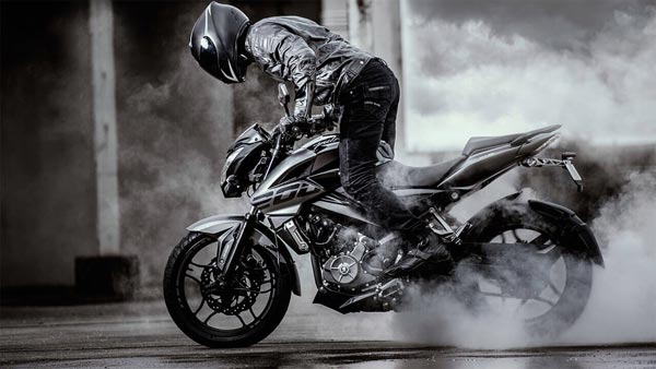 ಕೈಗೆಟುಕುವ ಬೆಲೆಗಳಲ್ಲಿ ಲಭ್ಯವಿರುವ ಅತ್ಯುತ್ತಮ ಪರ್ಫಾಮೆನ್ಸ್ ಬೈಕ್‌ಗಳಿವು...