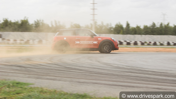 'ಗೋ-ಕಾರ್ಟ್' ರೈಡ್ ಅನುಭವ ನೀಡಿದ ಮಿನಿ ಅರ್ಬನ್ ಡ್ರೈವ್..!