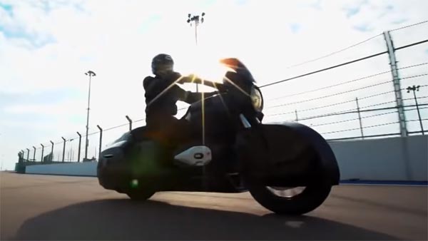 ವ್ಲಾಡಿಮಿರ್ ಪುಟಿನ್‌ ಭದ್ರತೆಗಾಗಿ ನಿಯೋಜಿಸಲಾಗಿರುವ ಈ ವಿಚಿತ್ರ ಬೈಕಿನ ಸ್ಪೆಷಲ್ ಏನು?