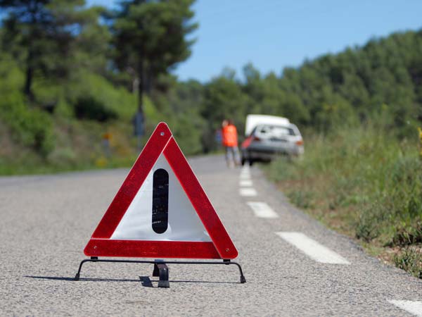 ರಸ್ತೆ ಮಧ್ಯೆ ಟೈರ್ ಪಂಚರ್; ತುರ್ತಾಗಿ ಏನು ಮಾಡಬೇಕು?