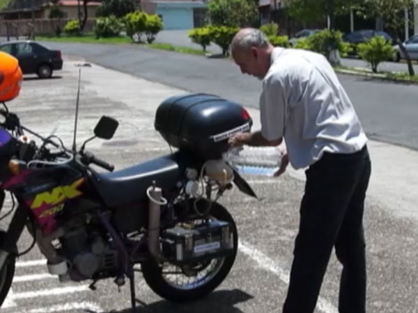 ಪೆಟ್ರೋಲ್ ಬೇಡಾ ಗುರು.. ವೋಡ್ಕಾ ಇದ್ರೆ ಸಾಕು ಈ ಬೈಕಿಗೆ..!