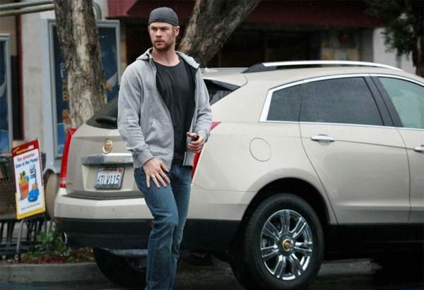 ರೀಲ್ ಲೈಫ್‍ ಸೂಪರ್ ಹೀರೊಗಳ ಕಾರು ಕಲೆಕ್ಷನ್ ಹೇಗಿದೆ ನೋಡಿ