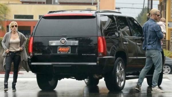 ರೀಲ್ ಲೈಫ್‍ ಸೂಪರ್ ಹೀರೊಗಳ ಕಾರು ಕಲೆಕ್ಷನ್ ಹೇಗಿದೆ ನೋಡಿ