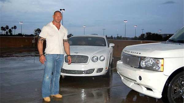 ರೀಲ್ ಲೈಫ್‍ ಸೂಪರ್ ಹೀರೊಗಳ ಕಾರು ಕಲೆಕ್ಷನ್ ಹೇಗಿದೆ ನೋಡಿ