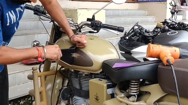 ಕ್ಷಣ ಮಾತ್ರದಲ್ಲೆ ಆರ್‍ಇ ಕ್ಲಾಸಿಕ್ 500 ಬೈಕ್‍ನಿಂದ ಪರಿವರ್ತನೆಗೊಂಡ ಪೆಗಾಸಸ್ 500 ಬೈಕ್.!