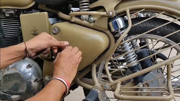 ಕ್ಷಣ ಮಾತ್ರದಲ್ಲೆ ಆರ್‍ಇ ಕ್ಲಾಸಿಕ್ 500 ಬೈಕ್‍ನಿಂದ ಪರಿವರ್ತನೆಗೊಂಡ ಪೆಗಾಸಸ್ 500 ಬೈಕ್.!