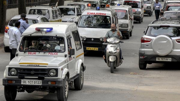 ಮಗುವಿನ ಪ್ರಾಣವನ್ನು ಉಳಿಸಲು 325 ಕಿಲೋಮೀಟರ್‍‍ನ ದೂರವನ್ನು ಕೇವಲ 250 ನಿಮಿಷದಲ್ಲಿ ತಲುಪಿದ ಆಂಬ್ಯುಲೆನ್ಸ್ ಡ್ರೈವರ್.