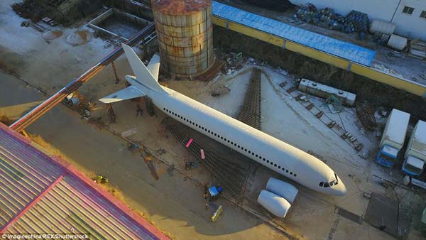 ವಿಮಾನವನ್ನೇ ನಿರ್ಮಿಸಲು ಮುಂದಾಗಿದ್ದ ರೈತನೊಬ್ಬ ಕೊನೆಗೆ ಮಾಡಿದ್ದೇನು ಗೊತ್ತಾ? ವಿಮಾನವನ್ನೇ ನಿರ್ಮಿಸಲು ಮುಂದಾಗಿದ್ದ ರೈತನೊಬ್ಬ ಕೊನೆಗೆ ಮಾಡಿದ್ದೇನು ಗೊತ್ತಾ?