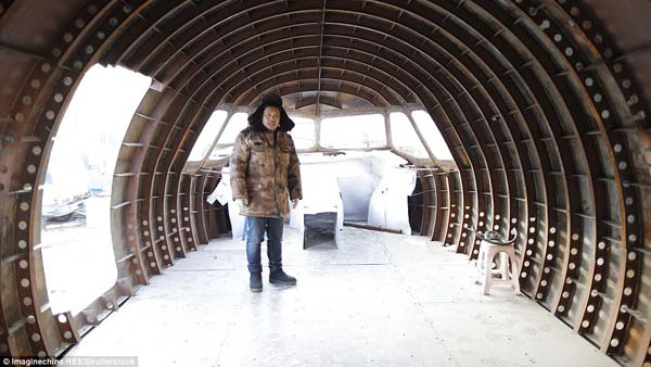 ವಿಮಾನವನ್ನೇ ನಿರ್ಮಿಸಲು ಮುಂದಾಗಿದ್ದ ರೈತನೊಬ್ಬ ಕೊನೆಗೆ ಮಾಡಿದ್ದೇನು ಗೊತ್ತಾ? ವಿಮಾನವನ್ನೇ ನಿರ್ಮಿಸಲು ಮುಂದಾಗಿದ್ದ ರೈತನೊಬ್ಬ ಕೊನೆಗೆ ಮಾಡಿದ್ದೇನು ಗೊತ್ತಾ?