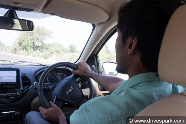 ಚಾಲನಾ ವಿಮರ್ಶೆ: ಕಾಂಪ್ಯಾಕ್ಟ್ ಸೆಡಾನ್‍ಗಳಲ್ಲಿ ಫೋರ್ಡ್ ಆಸ್ಪೈರ್ ಸದ್ದು