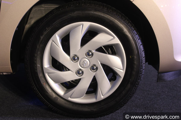 ಕೇಲವ ಒಂದೇ ವಾರದಲ್ಲಿ 23 ಸಾವಿರ ಗ್ರಾಹಕರಿಂದ ಹೊಸ ಸ್ಯಾಂಟ್ರೋ ಕಾರಿಗಾಗಿ ಬುಕ್ಕಿಂಗ್