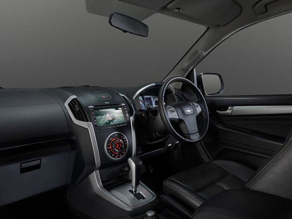 ಫಾರ್ಚ್ಯುನರ್ ಕಾರುಗಳಿಗೆ ಪೈಪೋಟಿ ನೀಡಲು ಬಿಡುಗಡೆಗೊಂಡ ಇಸುಜು ಎಂಯು-ಎಕ್ಸ್ ಫೇಸ್‍ಲಿಫ್ಟ್