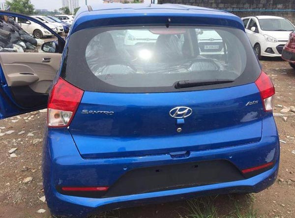 ನಾಳೆ ಬಿಡುಗಡೆಯಾಗಲಿರುವ ಹ್ಯುಂಡೈ ಹೊಸ ಸ್ಯಾಂಟ್ರೋ ಕಾರು ಖರೀದಿಗೆ ಮುಗಿಬಿದ್ದ ಗ್ರಾಹಕರು..!