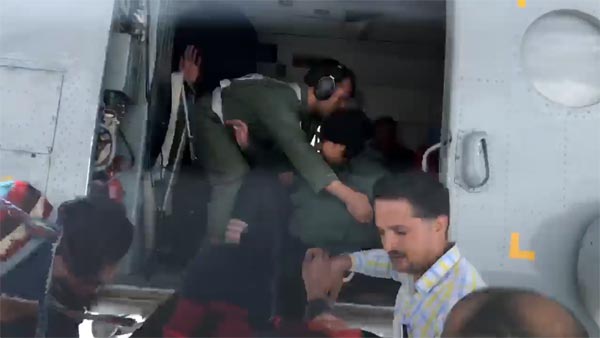 ಸೈನಿಕರಿಂದ ಬಚಾವ್ ಆದ್ರು ಹಿಮಾಲಯಕ್ಕೆ ಹೋಗಿದ್ದ ಬೈಕ್ ರೈಡರ್ಸ್