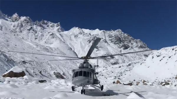 ಸೈನಿಕರಿಂದ ಬಚಾವ್ ಆದ್ರು ಹಿಮಾಲಯಕ್ಕೆ ಹೋಗಿದ್ದ ಬೈಕ್ ರೈಡರ್ಸ್