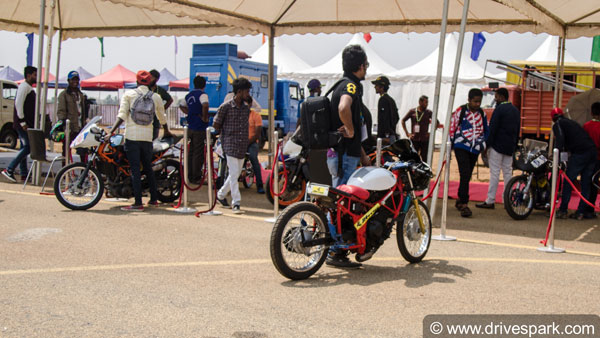 ರೇಸಿಂಗ್ ಪ್ರಿಯರ 'ವ್ರೂಮ್ ಡ್ರ್ಯಾಗ್ ರೇಸ್‌‌'ಗೆ ದಿನಗಣನೆ ಶುರು..!