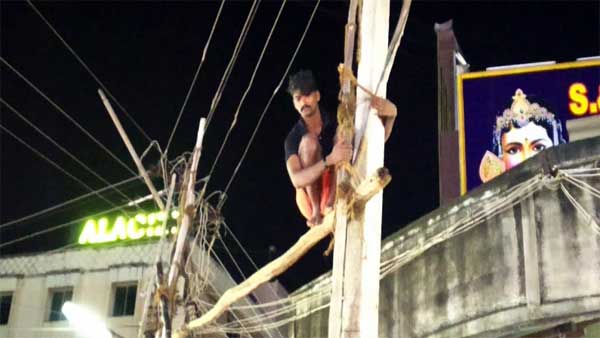 ಟ್ರಾಫಿಕ್ ಪೊಲೀಸರ ಕ್ರಮ ವಿರೋಧಿಸಿ ಯುವಕ ಮಾಡಿದ ಹಚ್ಚಾಟಕ್ಕೆ ಬೆಚ್ಚಿದ ಜನ..! 