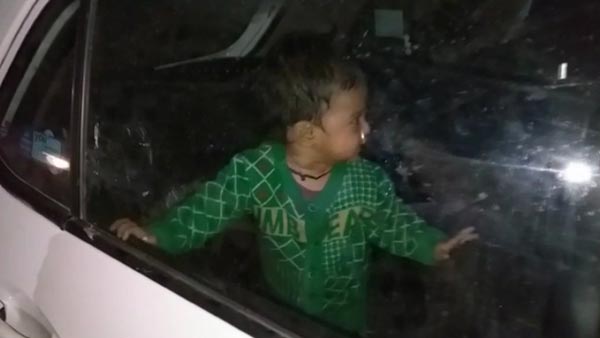 ಕಾರು ಮಾಲೀಕ ಮಾಡಿದ ತಪ್ಪಿನಿಂದಾಗಿ ಮಗುವಿನ ಪ್ರಾಣವೇ ಹೋಗುತ್ತಿತ್ತು..!