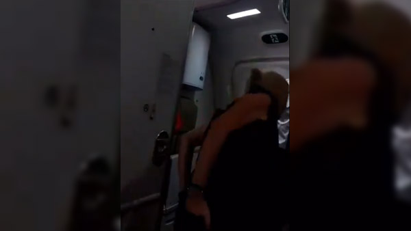 ಕುಡಿಯಕ್ಕೆ ಹೆಚ್ಚು ಮದ್ಯ ನೀಡಿಲ್ಲ ಅಂತ ವಿಮಾನದಲ್ಲಿ ಹೀಗಾ ಗಲಾಟೆ ಮಾಡೋದು.?