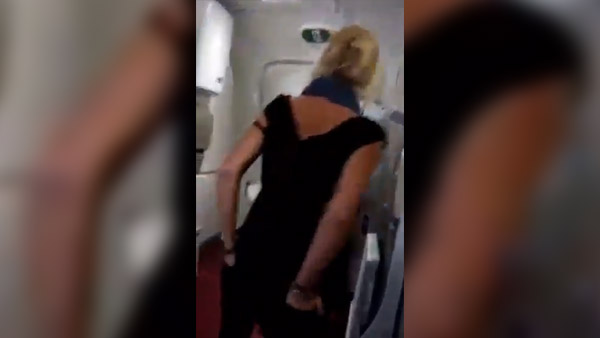 ಕುಡಿಯಕ್ಕೆ ಹೆಚ್ಚು ಮದ್ಯ ನೀಡಿಲ್ಲ ಅಂತ ವಿಮಾನದಲ್ಲಿ ಹೀಗಾ ಗಲಾಟೆ ಮಾಡೋದು.?