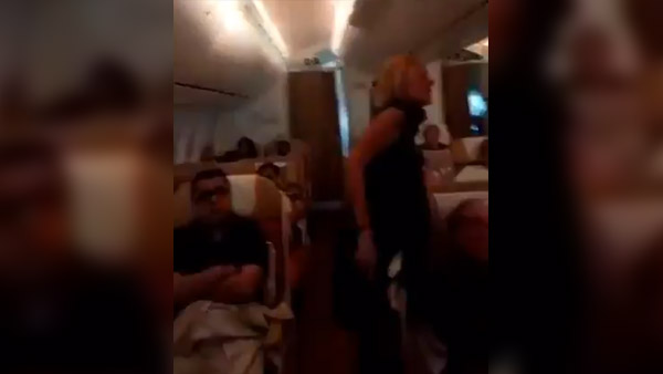 ಕುಡಿಯಕ್ಕೆ ಹೆಚ್ಚು ಮದ್ಯ ನೀಡಿಲ್ಲ ಅಂತ ವಿಮಾನದಲ್ಲಿ ಹೀಗಾ ಗಲಾಟೆ ಮಾಡೋದು.?