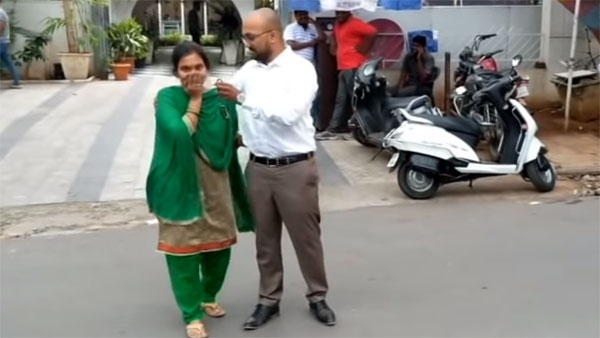 ಮಗ ನೀಡಿದ ದುಬಾರಿ ಗಿಫ್ಟ್ ಕಂಡು ಭಾವುಕರಾದ ತಾಯಿ..