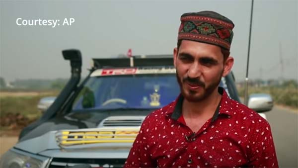 ಡ್ಯಾನ್ಸ್ ಮಾಡುವ ಈ ಮಾಡಿಫೈ ಕಾರಿನ ದಿನದ ಗಳಿಕೆ ಎಷ್ಟು ಗೊತ್ತಾ?