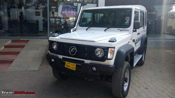 ಡೀಲರ್ ಯಾರ್ಡ್ ತಲುಪುತ್ತಿರುವ ಫೋರ್ಸ್ ಗೂರ್ಖಾ ಎಕ್ಸ್‌ಟ್ರೀಮ್ ಕಾರು..