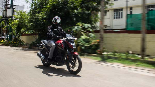 ಬಿಡುಗಡೆಗೊಂಡ ಎಬಿಎಸ್ ಪ್ರೇರಿತ ಹೋಂಡಾ ಎಕ್ಸ್-ಬ್ಲೇಡ್ ಬೈಕ್