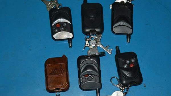 ವಾಹನ ಸವಾರರೇ ಎಚ್ಚರ- ಪೆಟ್ರೋಲ್ ಬಂಕ್‌ಗಳಲ್ಲಿ ಹೇಗೆ ನಡೆಯುತ್ತೆ ನೋಡಿ ಹಗಲು ದರೋಡೆ..!