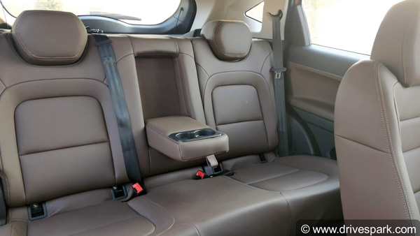 ತನ್ನ ಎದುರಾಳಿ ಜೊತೆ ರಸ್ತೆಯಲ್ಲಿ ಗಮಸೆಳೆದ ಟಾಟಾ ಹ್ಯಾರಿಯರ್ ಎಸ್‍ಯುವಿ