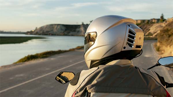 ಅತಿ ಕಡಿಮೆ ಬೆಲೆಯಲ್ಲಿ ಬಿಡುಗಡೆಯಾದ ವಿಶೇಷ ಸೌಲಭ್ಯವುಳ್ಳ ಸ್ಟೀಲ್‌ಬರ್ಡ್ ಹೊಸ ಹೆಲ್ಮೆಟ್