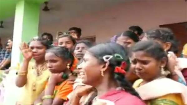 ವಿಧ್ಯೆ ಕಲಿಸಿದ ಗುರುವಿಗೆ ಮರೆಯಲಾಗದ ಉಡುಗೊರೆ ನೀಡಿದ ವಿಧ್ಯಾರ್ಥಿಗಳು