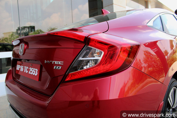 2019ರ ಸಿವಿಕ್ ವಿಮರ್ಶೆ: ಸೆಡಾನ್ ವಿಭಾಗದಲ್ಲಿ ಮತ್ತೆ ಮ್ಯಾಜಿಕ್ ಮಾಡುತ್ತಾ ಹೋಂಡಾ?