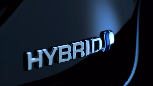 ಬಹಿರಂಗಗೊಂಡ ಟೊಯೊಟಾ ಕ್ಯಾಮ್ರಿ ಹೈಬ್ರಿಡ್ ಕಾರಿನ ಟಿವಿಸಿ...