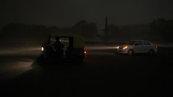 ಹೈ ಪವರ್ ಹೆಡ್‌ಲೈಟ್ ಅಳವಡಿಸಿದ್ರೆ ಆರ್‌ಸಿ ಮತ್ತು ಲೈಸೆನ್ಸ್ ರದ್ದಾಗುವುದು ಗ್ಯಾರಂಟಿ..!