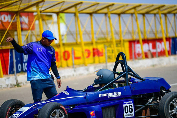 ಇ-ಮೋಟಾರ್‌ಸ್ಪೋರ್ಟ್ಸ್‌ನಲ್ಲಿ ಹೊಸ ಕ್ರೇಜ್ ಹುಟ್ಟುಹಾಕಿದ ಕನ್ನಡಿಗರು..!