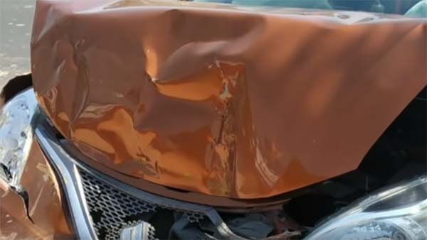 ಲೇನ್ ಚೇಂಜ್ ಮಾಡುತ್ತಿದ್ದ ಆಟೋಗೆ ಗುದ್ದಿದ ಬಲೆನೊ ಪರಿಸ್ಥಿತಿ ಏನು ಅಂತ ನೀವೇ ನೋಡಿ...